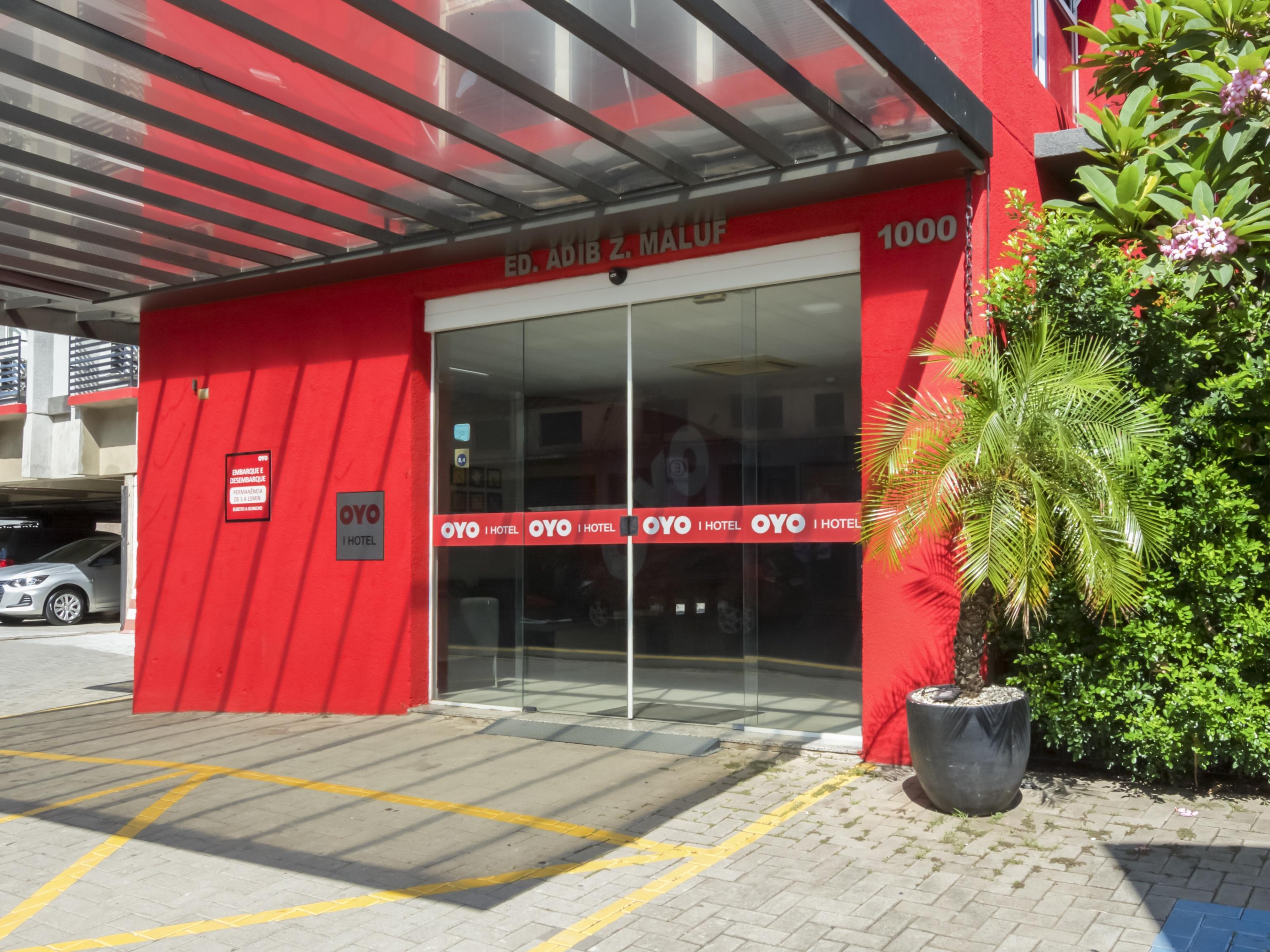 Oyo I-hotel,