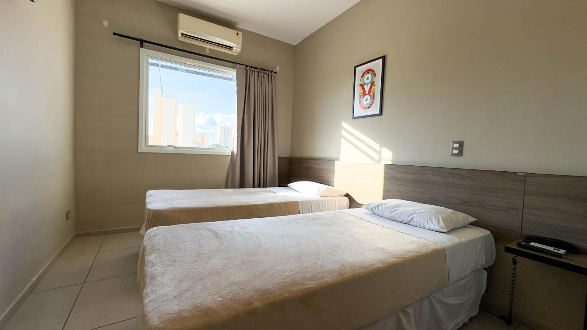 Oyo I-hotel, Hotel